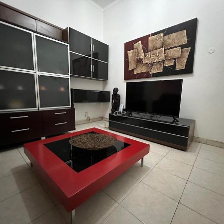 Africa Em Zona Comercial De Luanda Apartment Luaran gambar