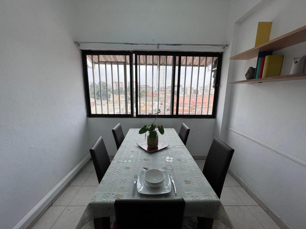 Africa Em Zona Comercial De Luanda Apartment Luaran gambar
