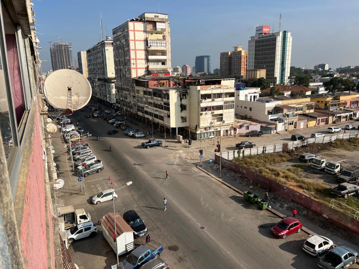 Africa Em Zona Comercial De Luanda Apartment Luaran gambar