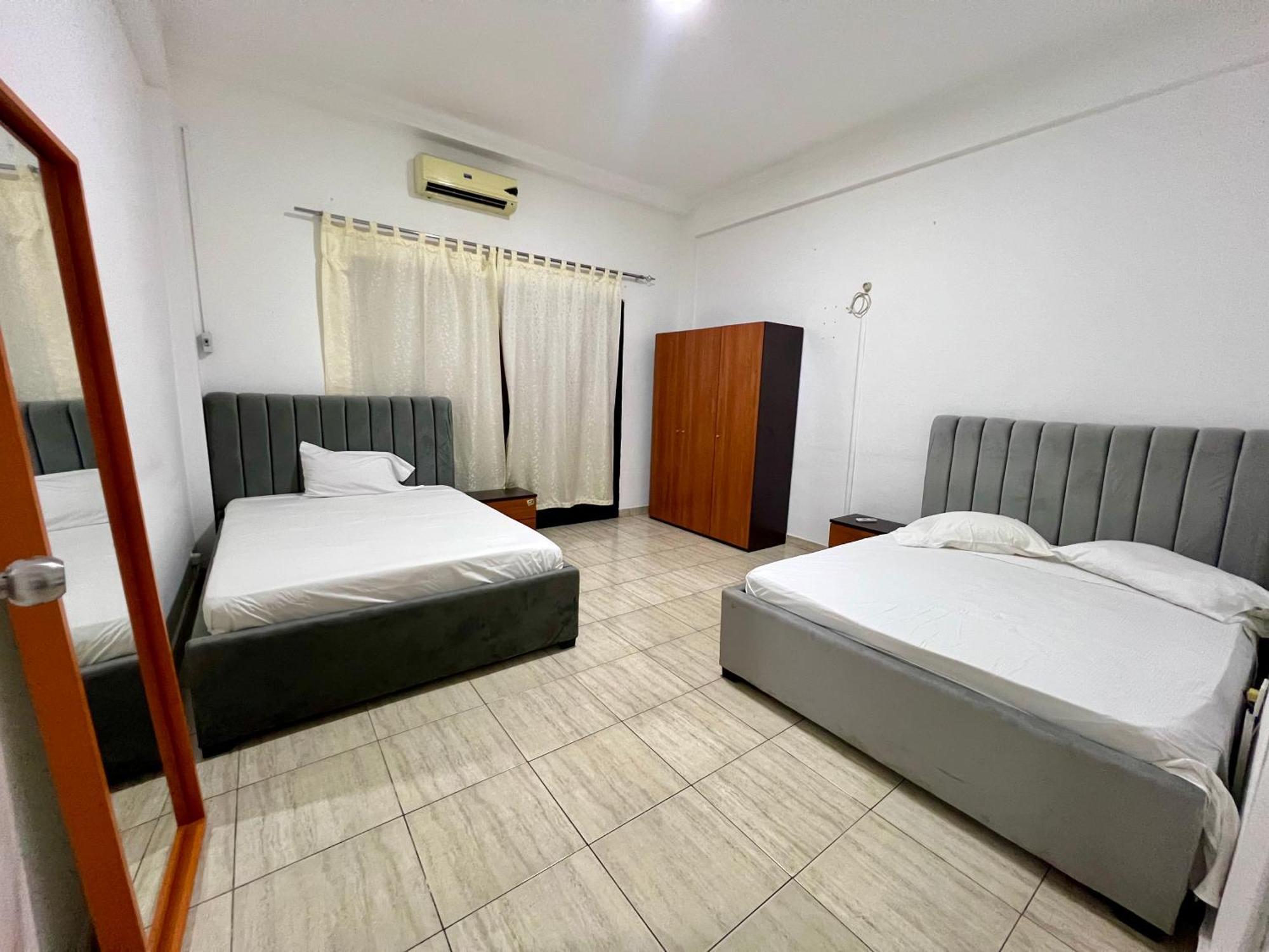 Africa Em Zona Comercial De Luanda Apartment Luaran gambar